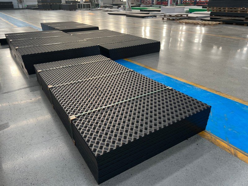 BKM_fire truck plastic stabilizer pads