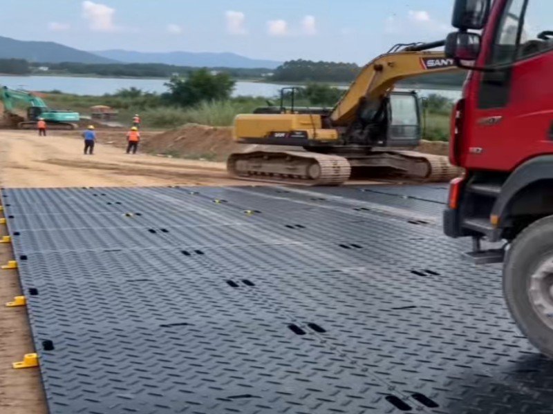 Track Mats for Heavy Equipment