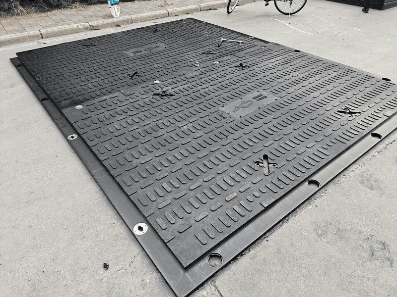 Heavy-Duty Ground Protection Mat