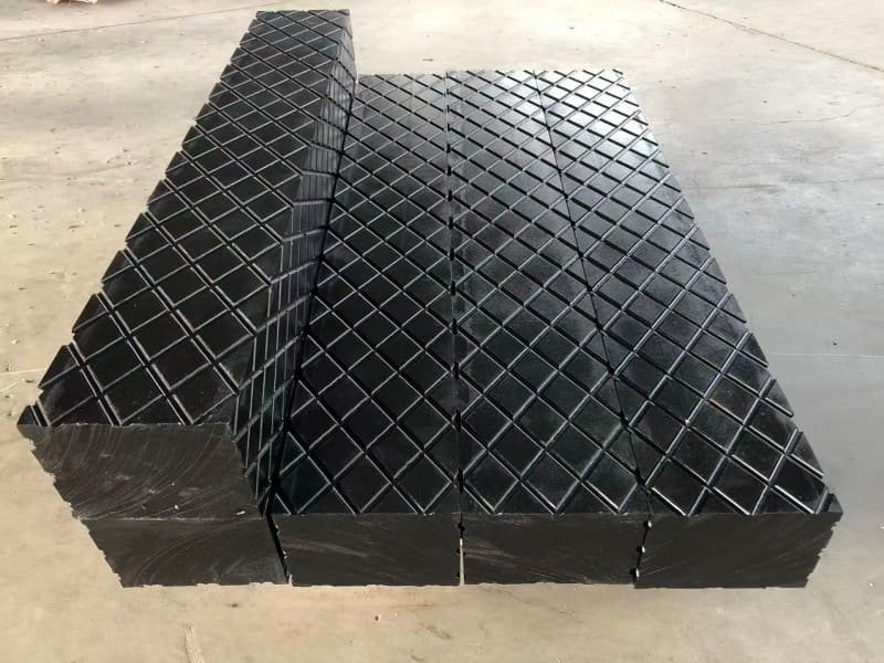 Plastic Outrigger Pads