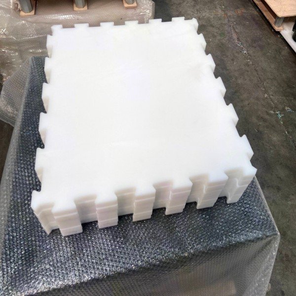 Indoor Synthetic Ice Rink Supplier